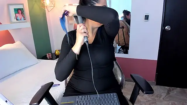 Snapshot of ValeryBoobs1 chatting on 27, 5, 2026 ValeryBoobs1 online show from 27, 5, 2026