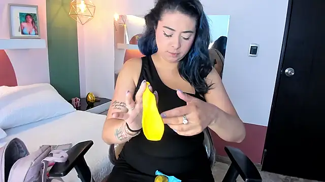 Snapshot of ValeryBoobs1 chatting on 30, 5, 2026 ValeryBoobs1 online show from 30, 5, 2026