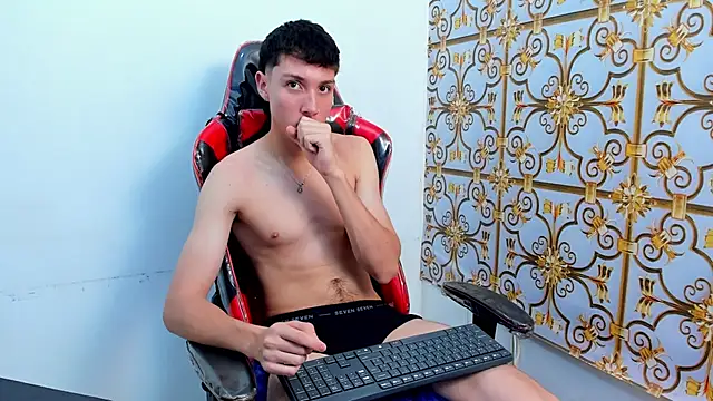 Snapshot of LittleDanny_ chatting on 15, 10, 2025 LittleDanny online show from 15, 10, 2025
