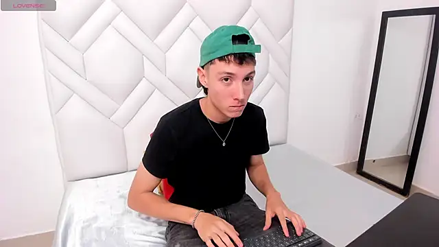 LittleDanny  online show from 3, 11, 2025