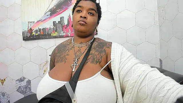 Anaa Fuentess online show from 27, 7, 2026