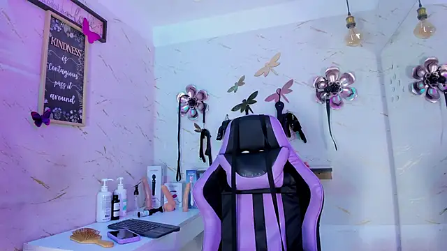 Natasha-Adams online show from 26, 3, 2026