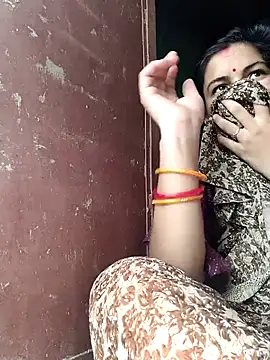 Idhika Handoo online show from 17, 9, 2025