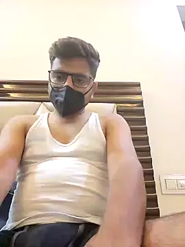 Snapshot of LoveGuruRA chatting on 19, 9, 2025 LoveGuruRA online show from 19, 9, 2025