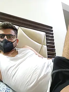 Snapshot of LoveGuruRA chatting on 30, 10, 2025 LoveGuruRA online show from 30, 10, 2025