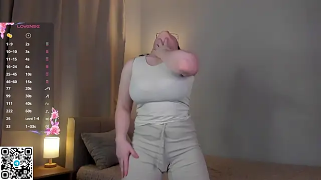 LakeshiaVodopich online show from 1, 10, 2025