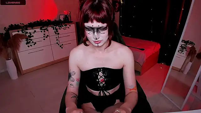 Snapshot of effie_mirelll chatting on 9, 11, 2025 effie mirelll online show from 9, 11, 2025