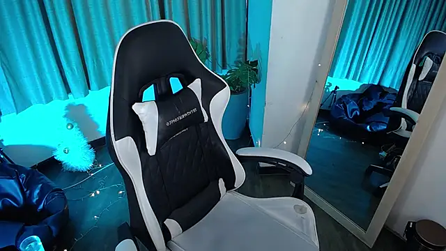 athenea fox online show from 3, 12, 2025