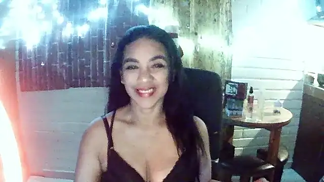 Snapshot of MiiaVelasquez chatting on 4, 12, 2025 MiiaVelasquez online show from 4, 12, 2025