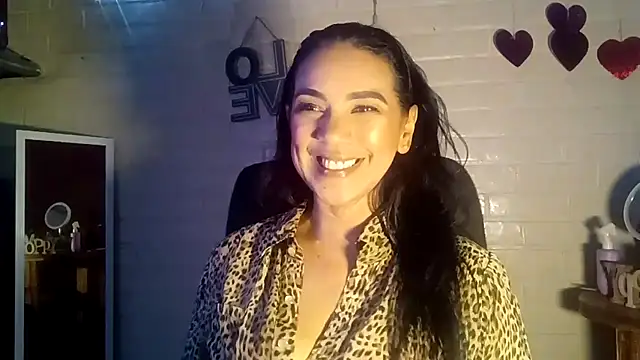 MiiaVelasquez online show from 22, 4, 2026