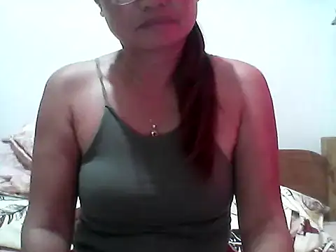 Snapshot of nathalie0045 chatting on 29, 9, 2025 nathalie0045 online show from 29, 9, 2025