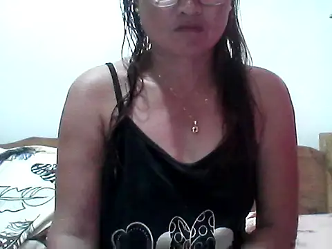 Snapshot of nathalie0045 chatting on 3, 10, 2025 nathalie0045 online show from 3, 10, 2025