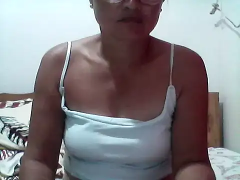 Snapshot of nathalie0045 chatting on 19, 10, 2025 nathalie0045 online show from 19, 10, 2025