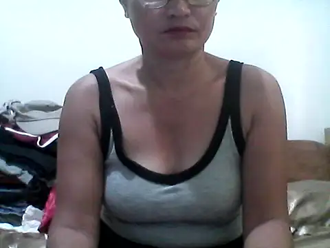 Snapshot of nathalie0045 chatting on 12, 6, 2026 nathalie0045 online show from 12, 6, 2026