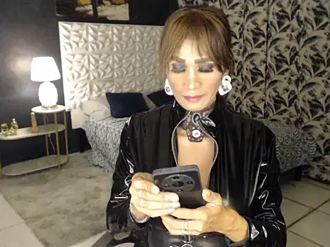 Snapshot of Creamycumdollx chatting on 10, 11, 2025 Creamycumdollx online show from 10, 11, 2025