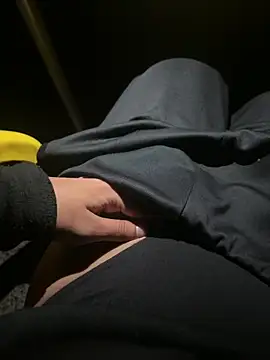 Snapshot of deeidnic chatting on 8, 10, 2025 deeidnic online show from 8, 10, 2025