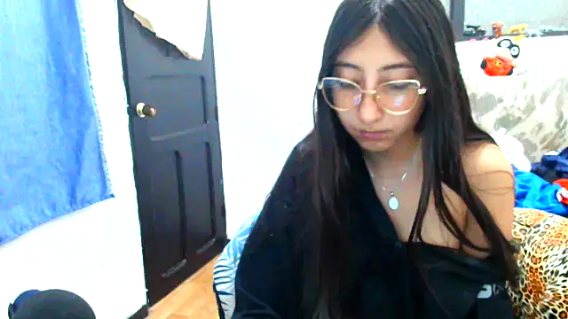 Snapshot of Nanilux chatting on 9, 10, 2025 Nanilux online show from 9, 10, 2025