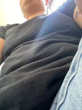 Snapshot of IanGilbert chatting on 22, 11, 2025 IanGilbert online show from 22, 11, 2025