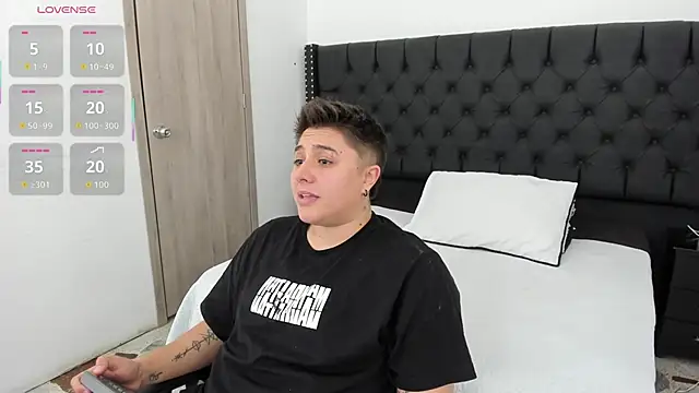 Snapshot of IanGilbert chatting on 24, 11, 2025 IanGilbert online show from 24, 11, 2025