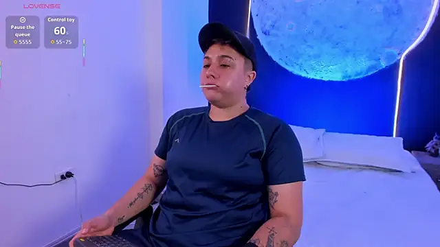 Snapshot of IanGilbert chatting on 3, 12, 2025 IanGilbert online show from 3, 12, 2025