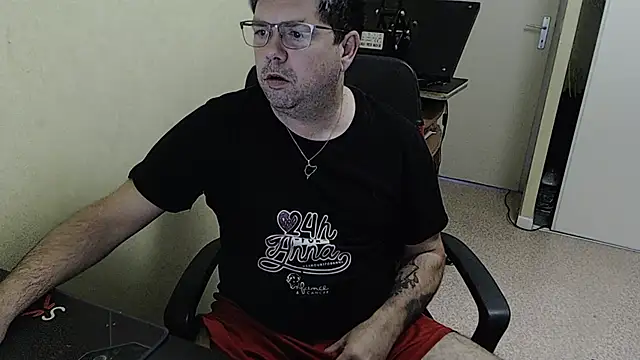 blueandwhite1 online show from 20, 12, 2024