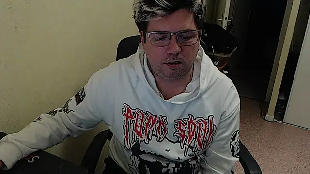 blueandwhite1 online show from 7, 1, 2025