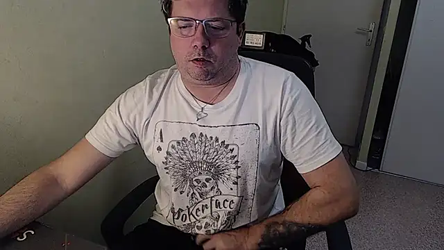 blueandwhite1 online show from 8, 1, 2025