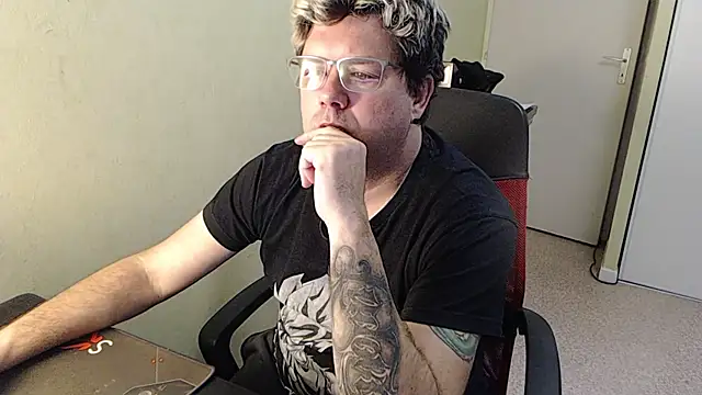 blueandwhite1 online show from 27, 1, 2025