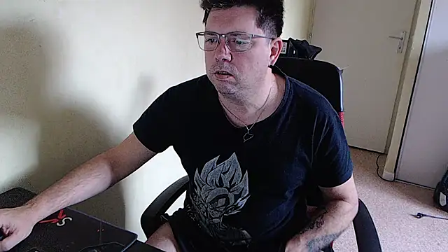 blueandwhite1 online show from 29, 1, 2025