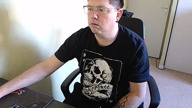 blueandwhite1 online show from 2, 2, 2025