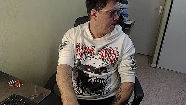 blueandwhite1 online show from 9, 2, 2025