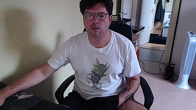 blueandwhite1 online show from 13, 9, 2025