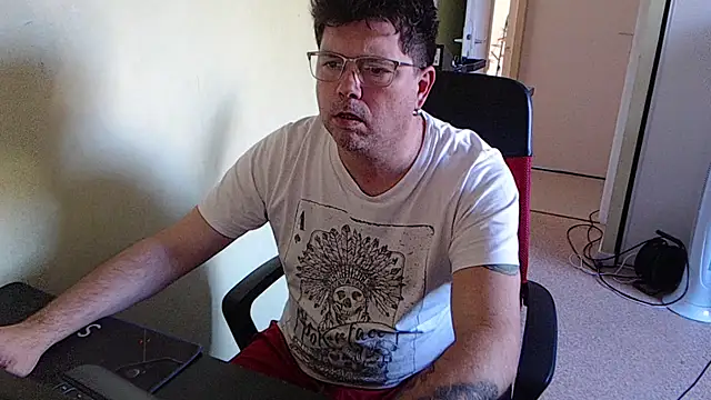 blueandwhite1 online show from 30, 10, 2025