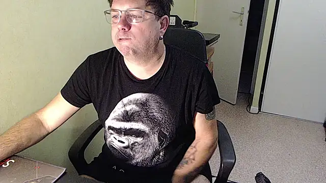 blueandwhite1 online show from 29, 11, 2025