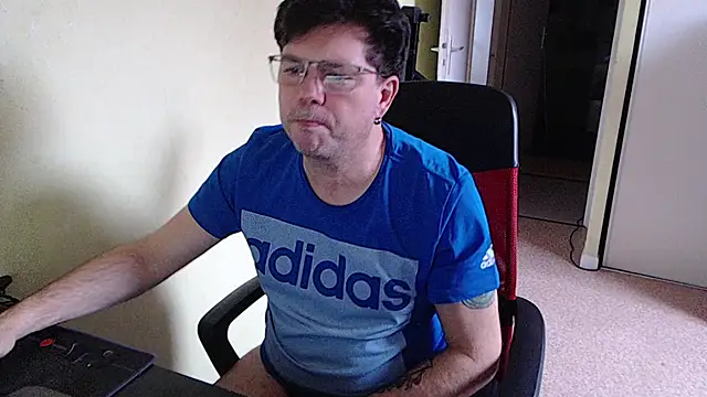 blueandwhite1 online show from 17, 2, 2026