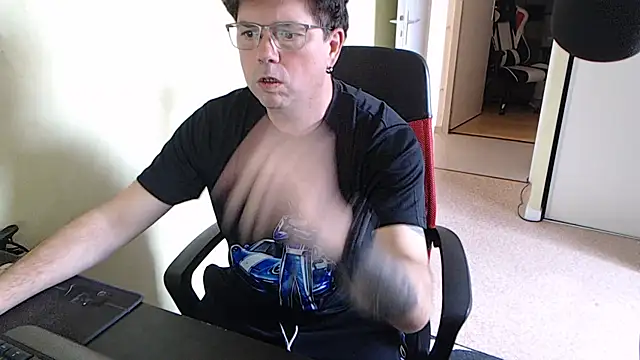 blueandwhite1 online show from 13, 3, 2026