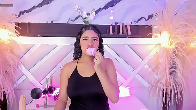 Zoe-Johnson  online show from 14, 4, 2026