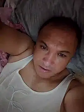 Snapshot of Hichemouer chatting on 2, 10, 2025 Hichemouer online show from 2, 10, 2025