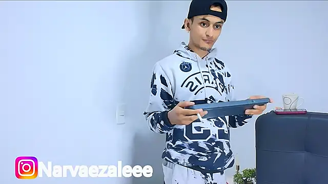 Snapshot of AlejandroLoouis chatting on 31, 10, 2025 AlejandroLoouis online show from 31, 10, 2025