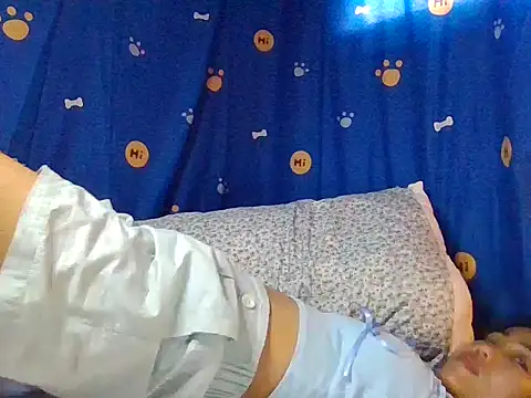 Snapshot of AnnewithanE chatting on 18, 12, 2025 AnnewithanE online show from 18, 12, 2025