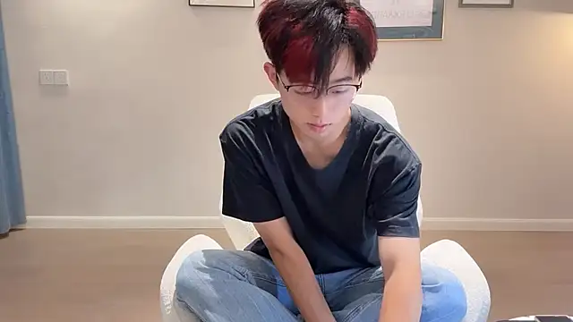 Snapshot of STxuguanhan chatting on 28, 9, 2025 STxuguanhan online show from 28, 9, 2025