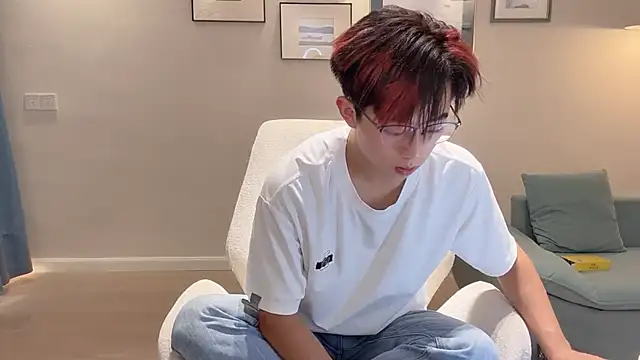 Snapshot of STxuguanhan chatting on 3, 10, 2025 STxuguanhan online show from 3, 10, 2025