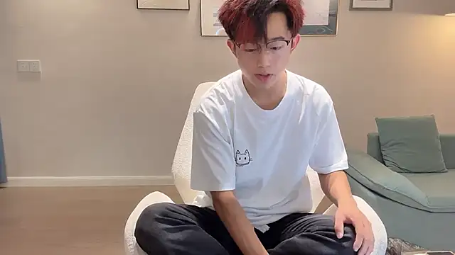 Snapshot of STxuguanhan chatting on 4, 10, 2025 STxuguanhan online show from 4, 10, 2025