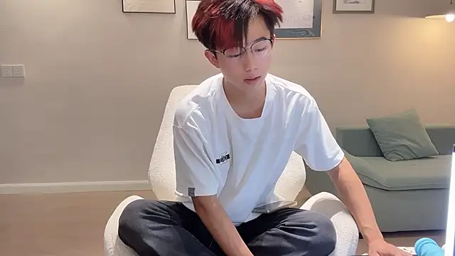 Snapshot of STxuguanhan chatting on 9, 10, 2025 STxuguanhan online show from 9, 10, 2025