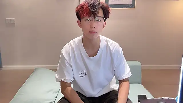 Snapshot of STxuguanhan chatting on 10, 10, 2025 STxuguanhan online show from 10, 10, 2025