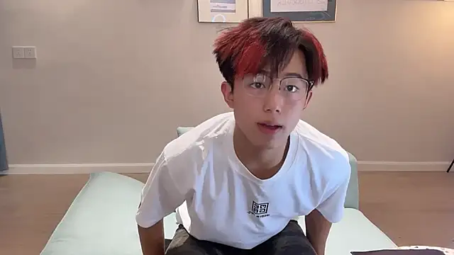 Snapshot of STxuguanhan chatting on 11, 10, 2025 STxuguanhan online show from 11, 10, 2025