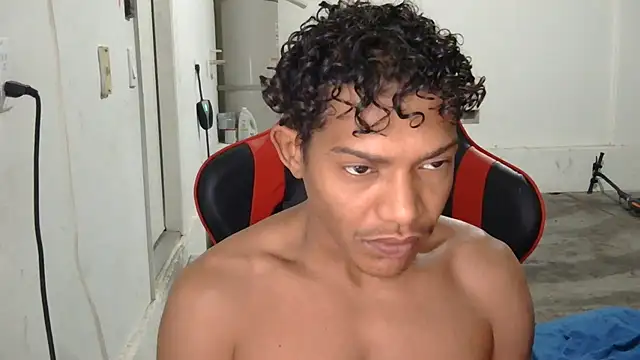 Snapshot of Gmajor chatting on 22, 9, 2025 Gmajor online show from 22, 9, 2025