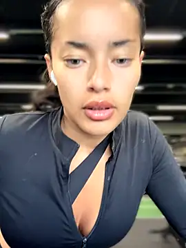 Snapshot of Risky_Workouts chatting on 6, 10, 2025 Risky Workouts online show from 6, 10, 2025