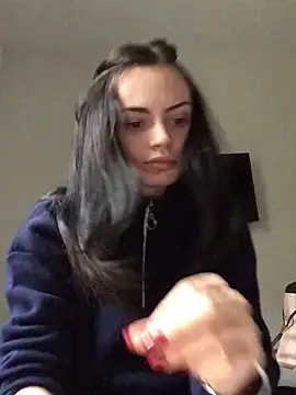 Snapshot of prettylittlefooxy chatting on 13, 11, 2025 prettylittlefooxy online show from 13, 11, 2025