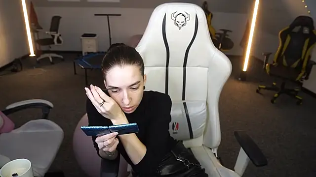 Snapshot of _Lili_054 chatting on 9, 10, 2025  Lili 054 online show from 9, 10, 2025